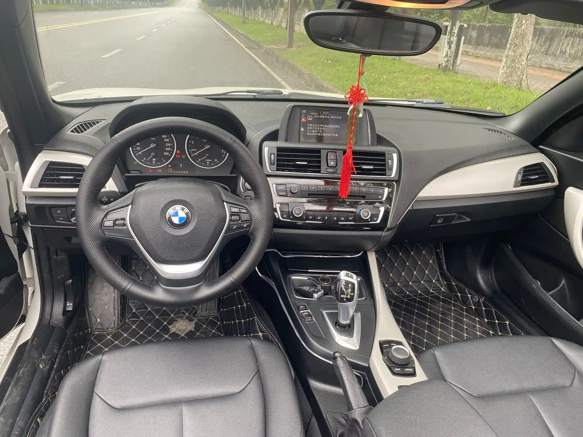 Photo 6 - BMW 2 Series (Import)