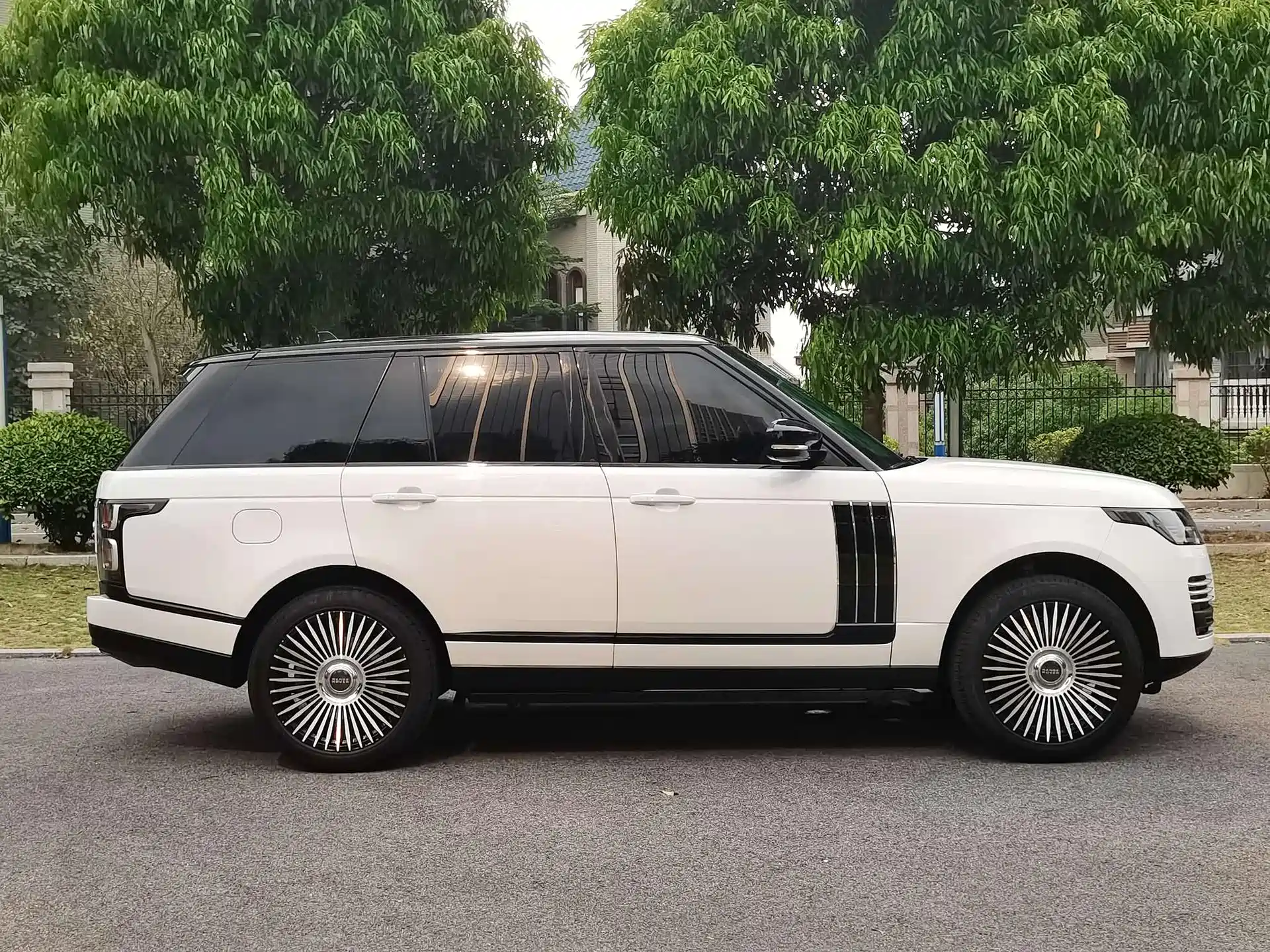 Фото 16 - Land Rover Range Rover