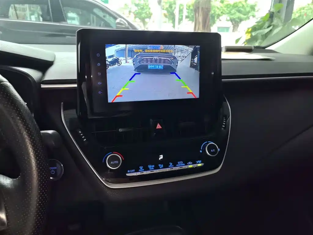 Toyota Corolla 2022 Hybrid 1.8L E-CVT Pioneer Edition фото 13