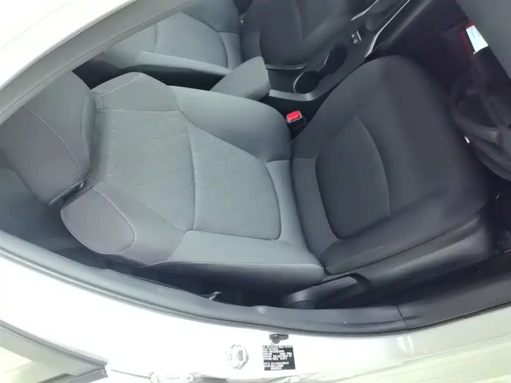Toyota Corolla 2022 Hybrid 1.8L E-CVT Pioneer Edition фото 25