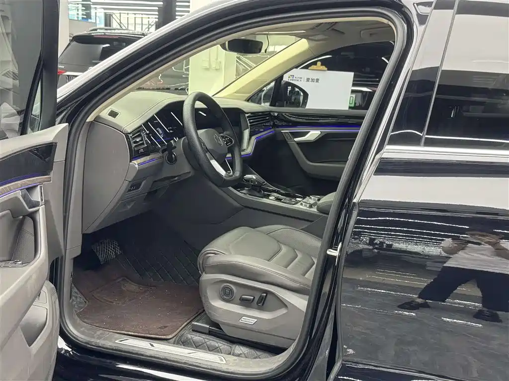Volkswagen Touareg 2022 2.0TSI Rui Shang Edition фото 6