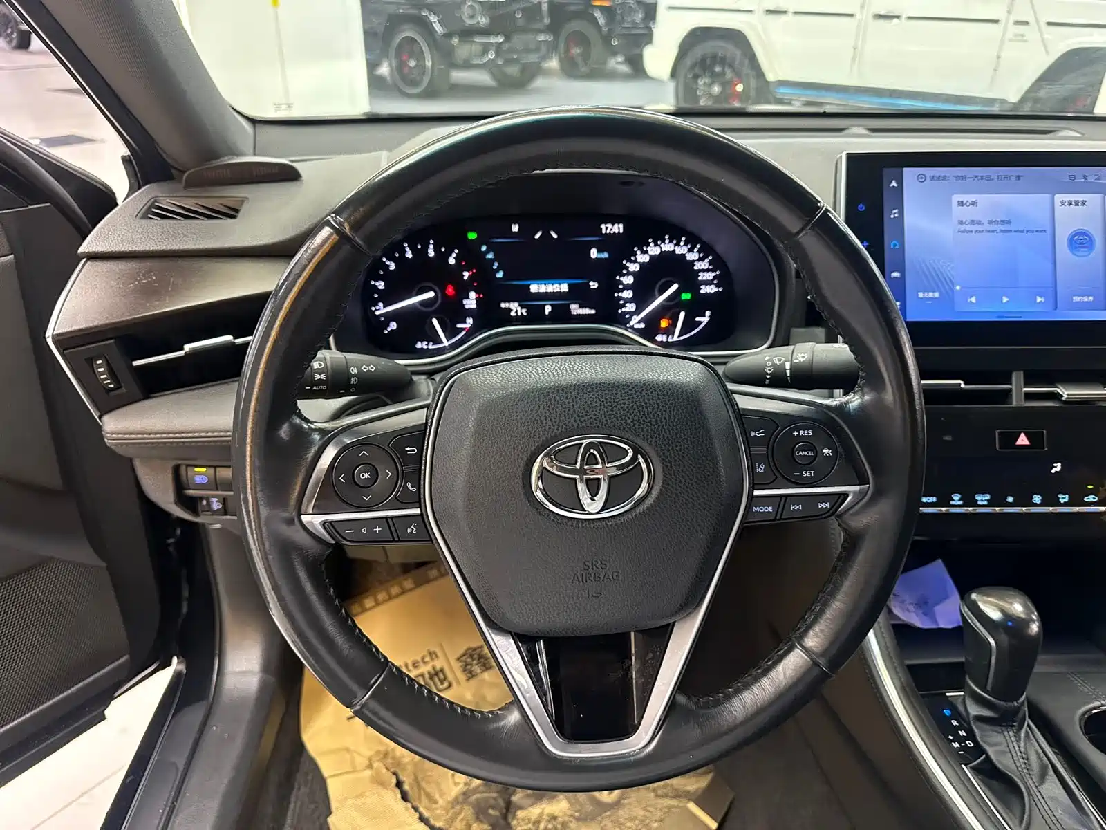 Фото 9 - Toyota Avalon