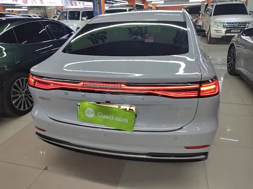 Geely Galaxy Galaxy A7 2025 EM-i 70km Luxury Edition фото 4