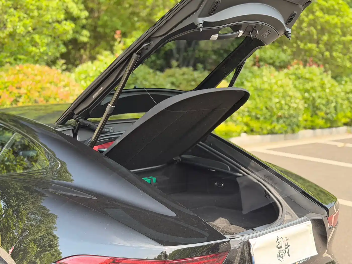 Jaguar F-TYPE 2022 P300 Hardtop R-DYNAMIC BLACK фото 10