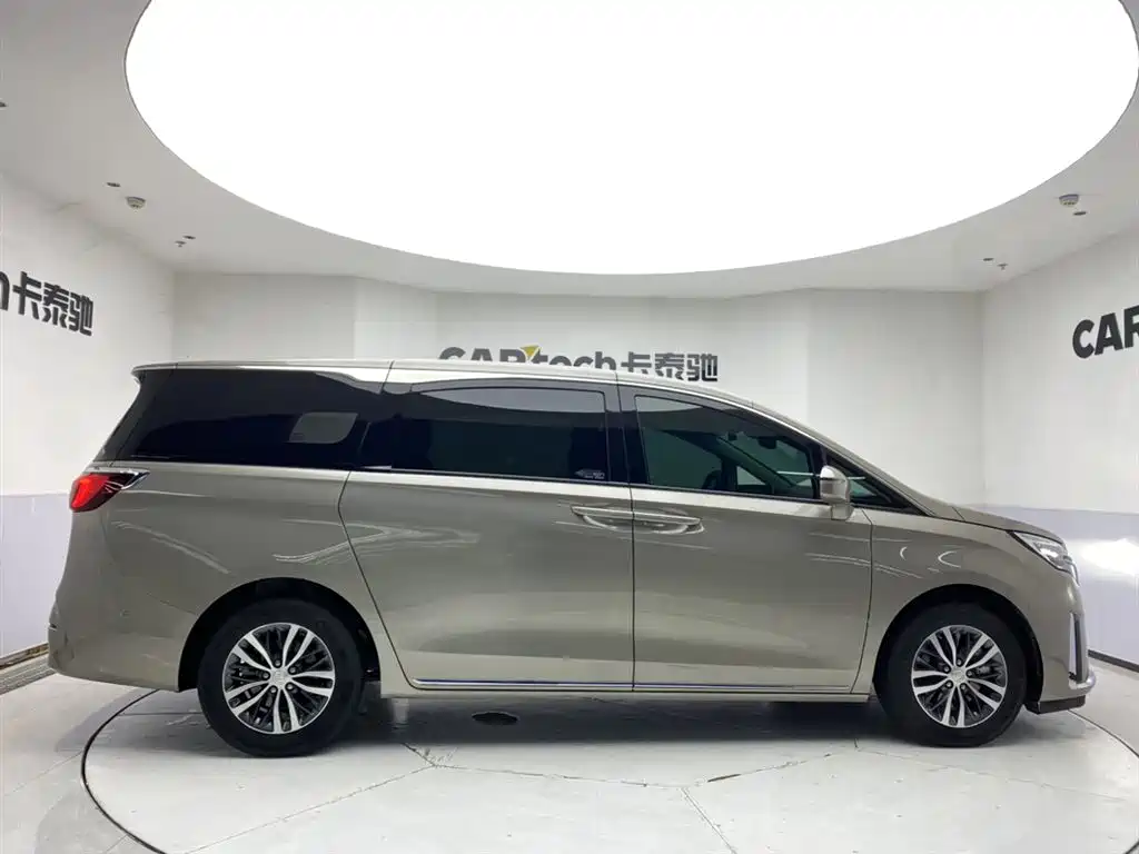 Buick GL8 2023 ES Landmaster Exclusive фото 4