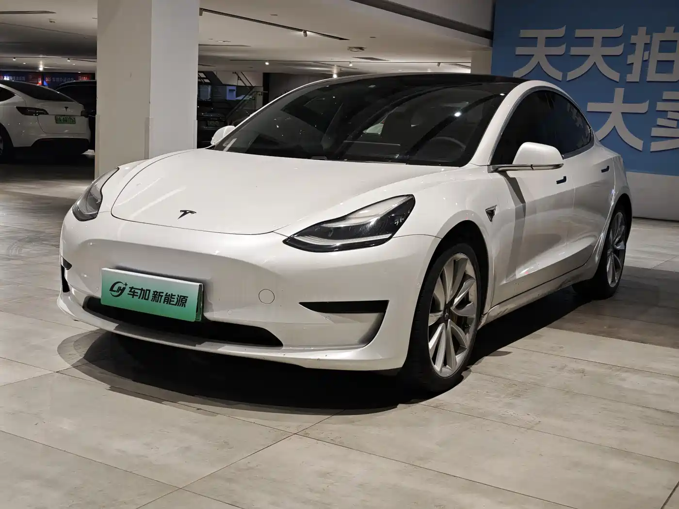 TESLA MODEL 3