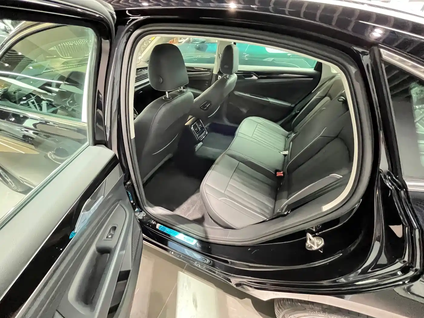 Volkswagen Passat 2026 2023 330TSI Premium Edition
