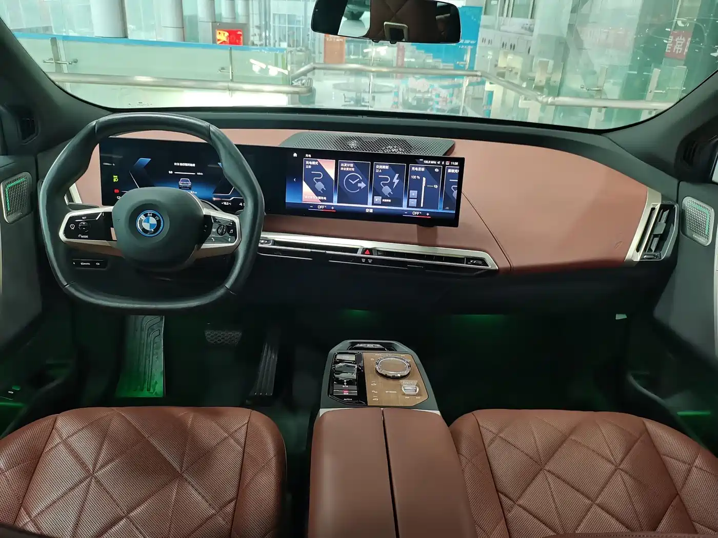 BMW iX M60 2022 M60 фото 22