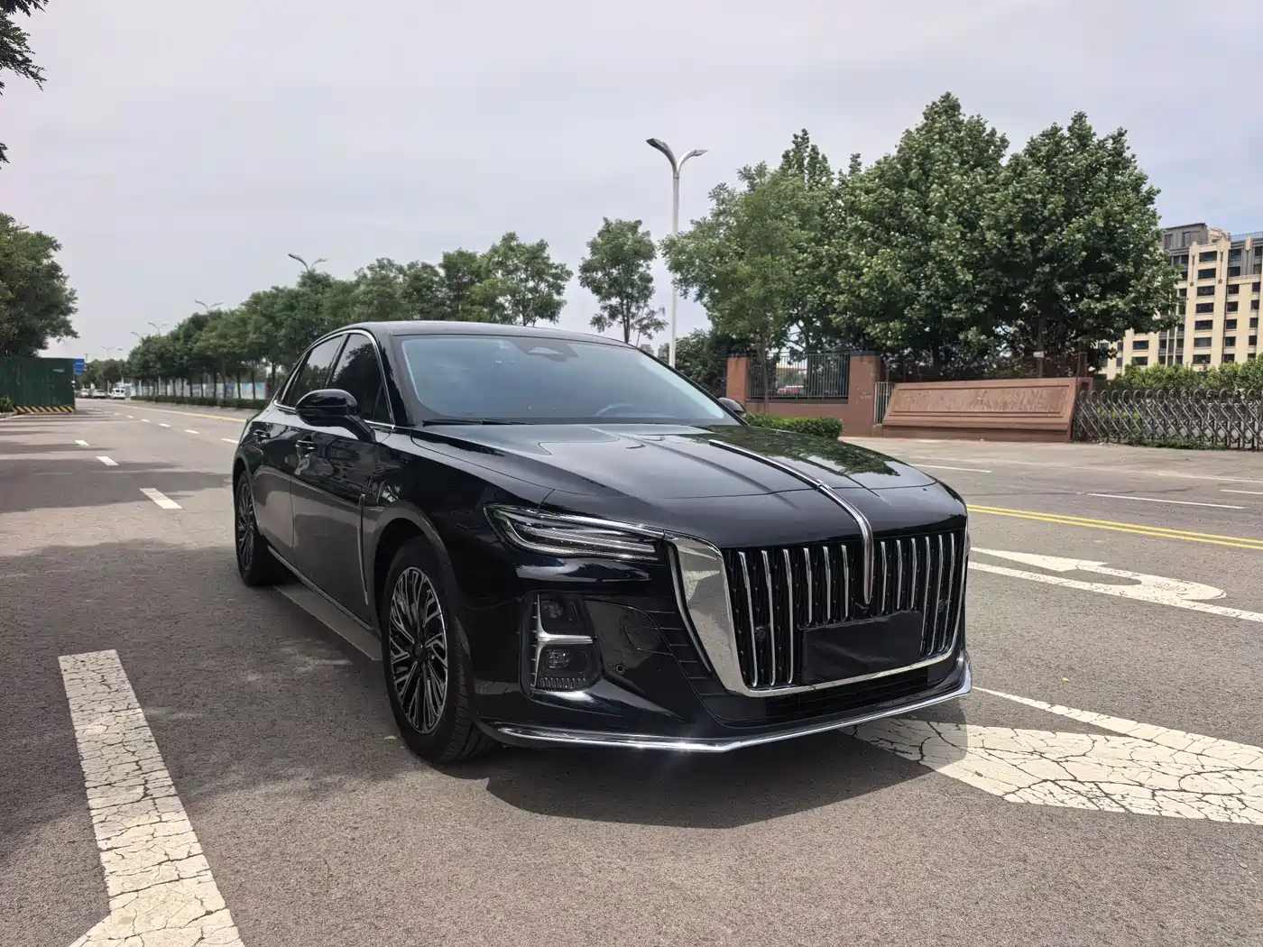 Hongqi H5 2024 2.0T Automatic Smart Connect Flag Smooth Edition фото 2
