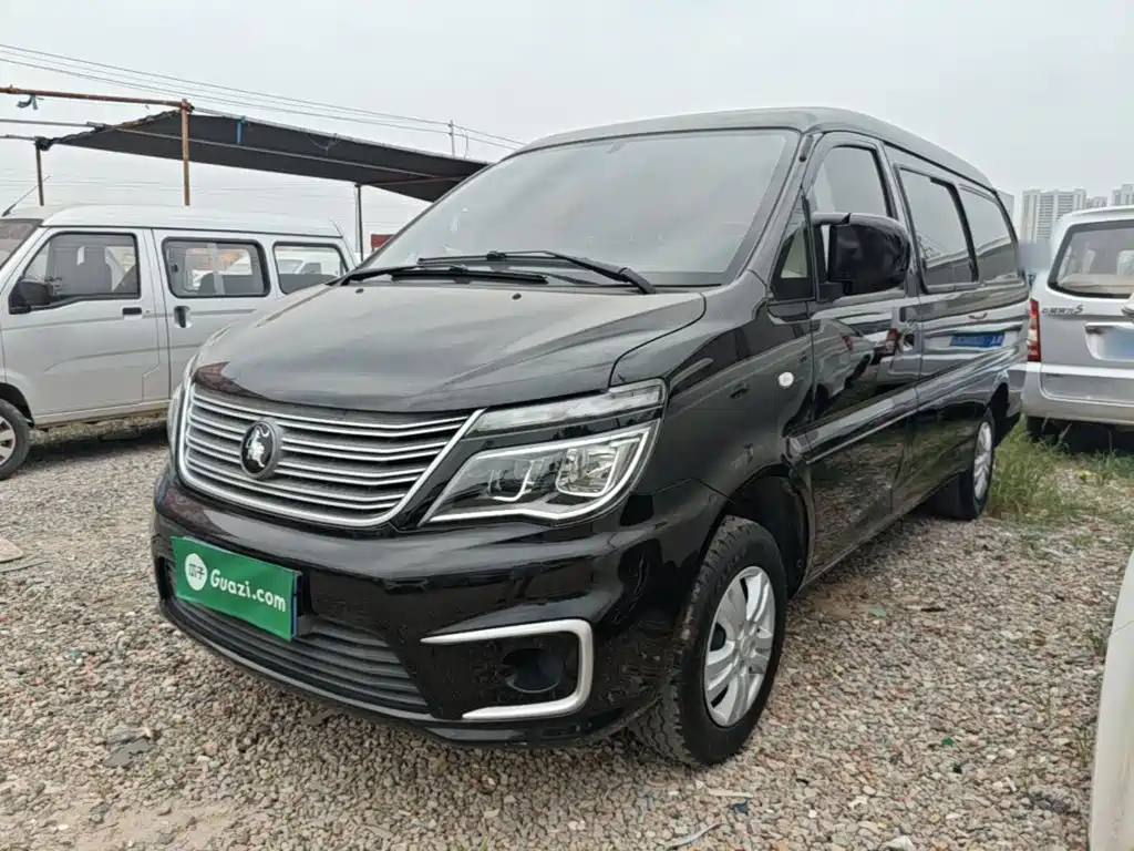 Dongfeng Fengxing Lingzhi 2022 M5L 1.6L Utility 7-Seater