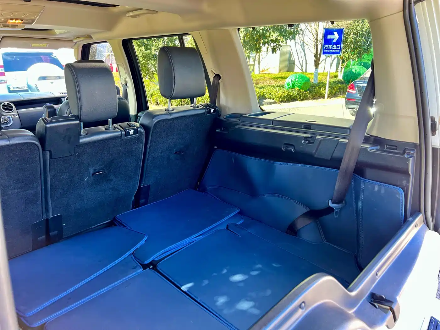 Land Rover Discovery 2015 3.0 SC V6 SE фото 23