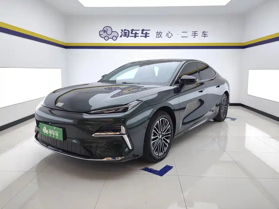 Geely Galaxy Galaxy Xingyao 8 2025 130km EM-i Premium Edition