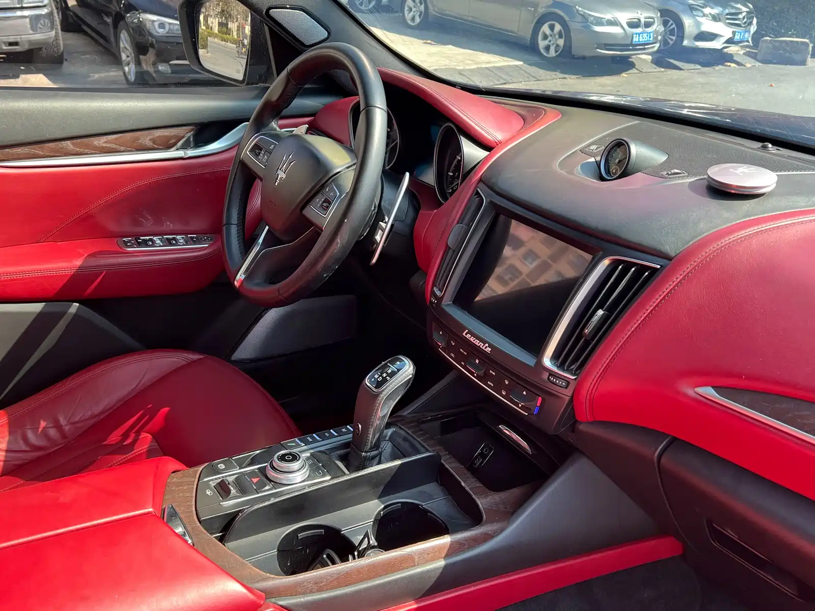 Photo 16 - Maserati Levante
