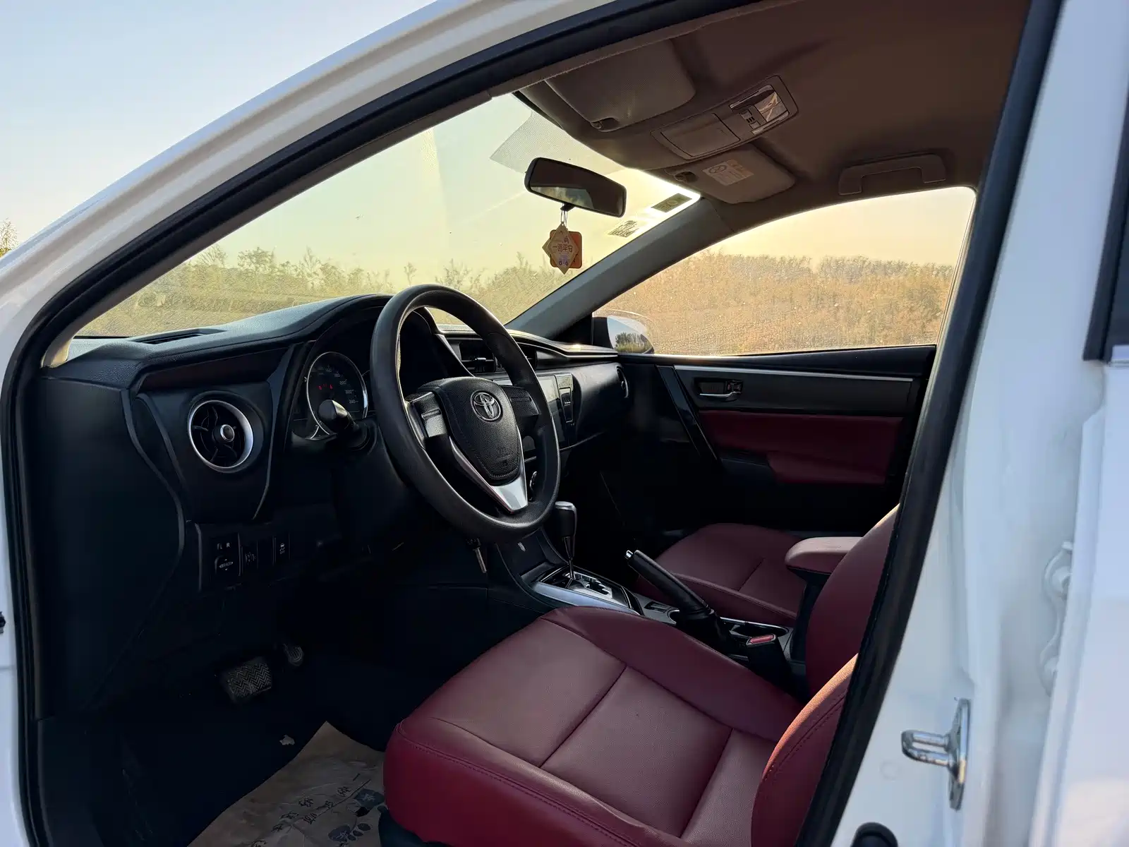 Photo 4 - Toyota Corolla