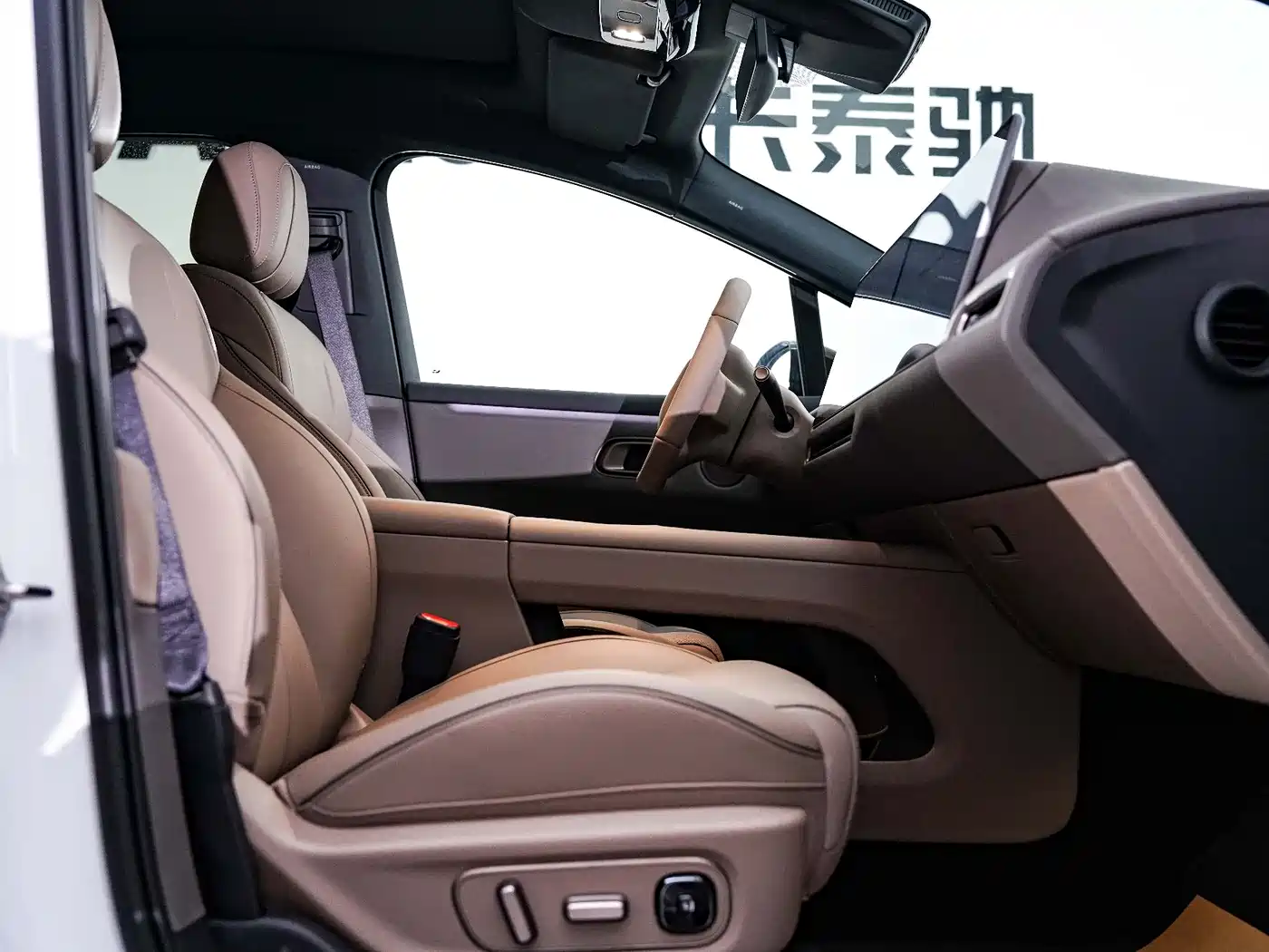 Li Auto i6 2026 2025 2WD Base Model