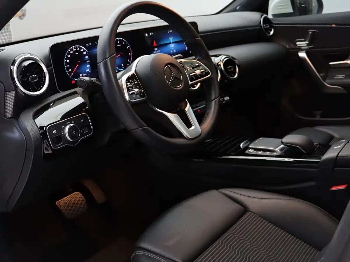Mercedes-Benz A-Class (Import) 2020 2019 A 200 Fashion Version