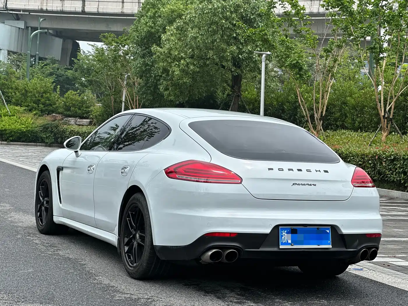 Фото 4 - Porsche Panamera