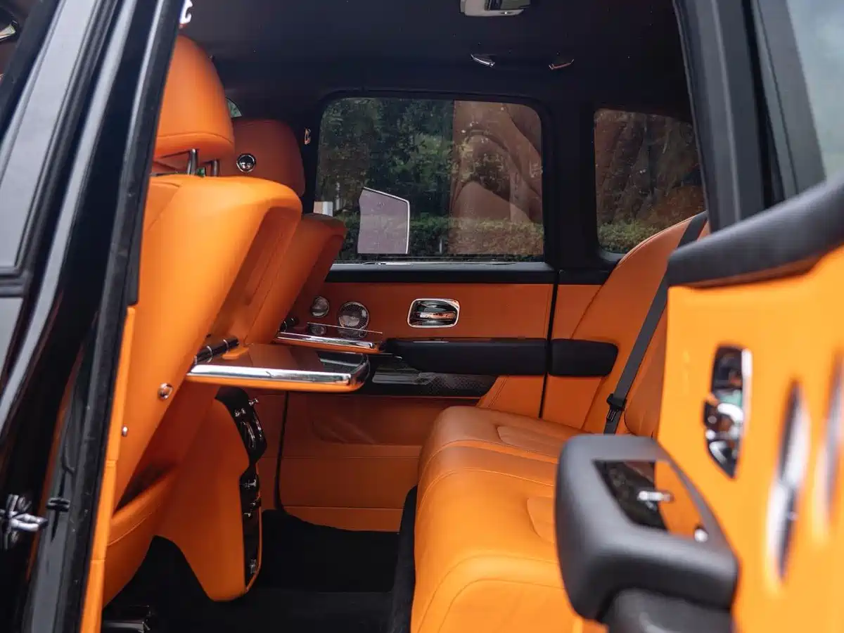 Rolls-Royce Cullinan 2026 2024 5-Seater