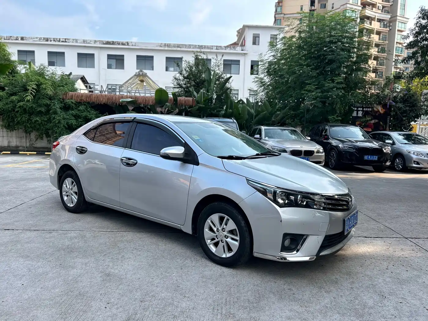 Toyota Corolla 2017 1.2T CVT GL фото 2