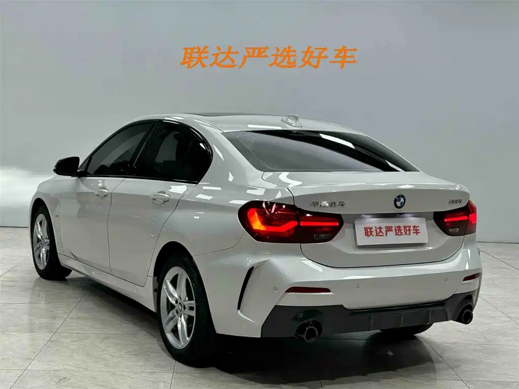 BMW 1 Series 2023 120i M Sport Shadow Edition фото 23