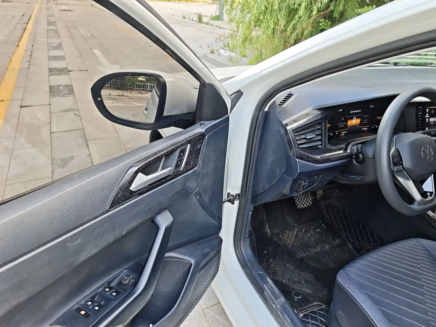 Volkswagen Lavida 2023 Xinrui 1.5L Auto Xinyi Edition фото 9