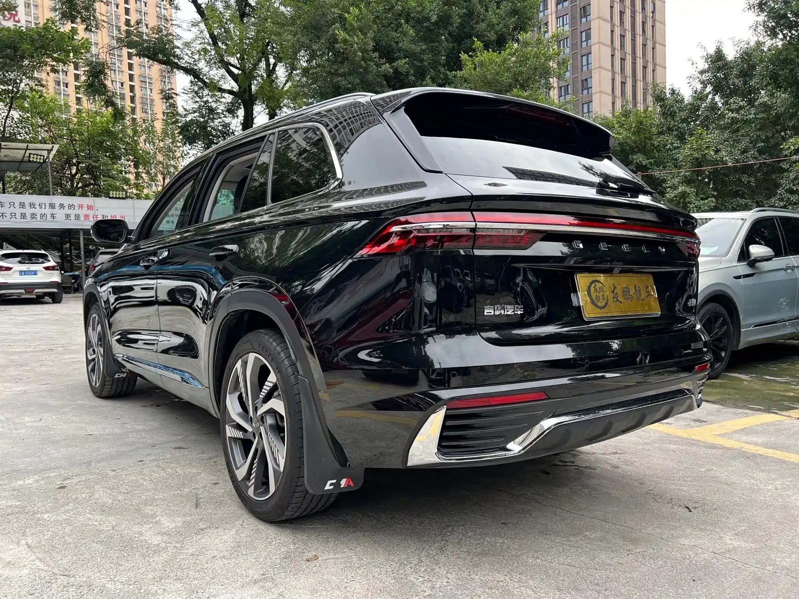 Фото 24 - Geely Monjaro