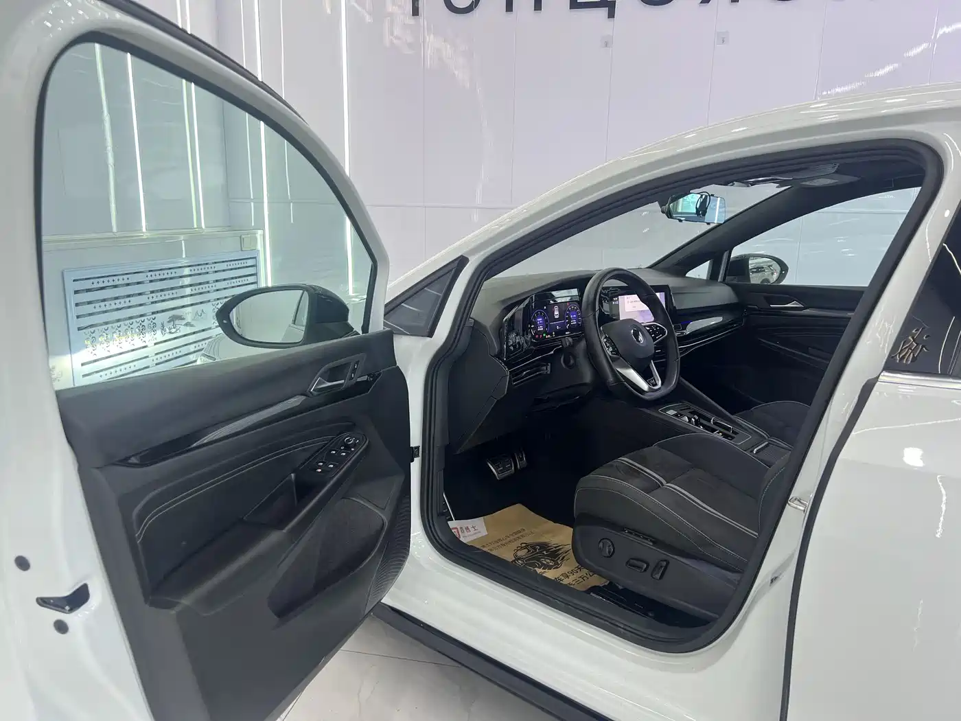 Volkswagen Golf 2023 280TSI DSG R-Line Lite фото 7