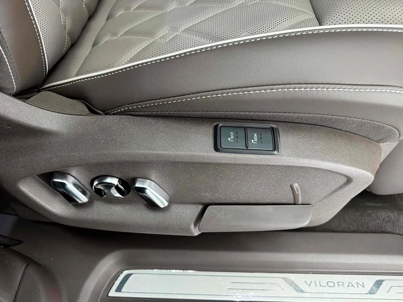 Volkswagen Viloran 2024 380TSI Executive Edition фото 6