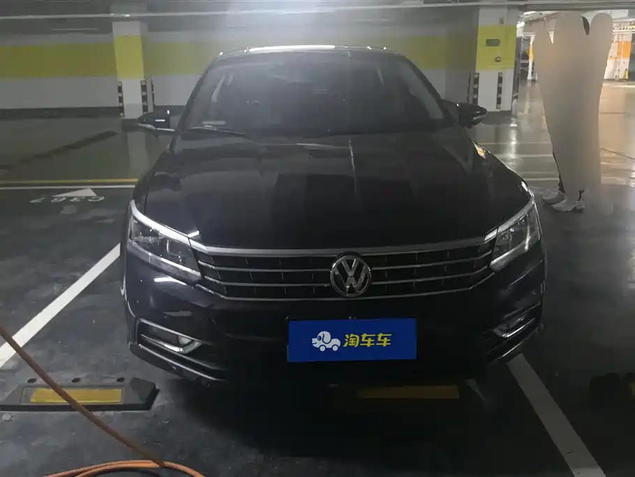 Volkswagen Passat 2016 330TSI DSG Honor Edition фото 2