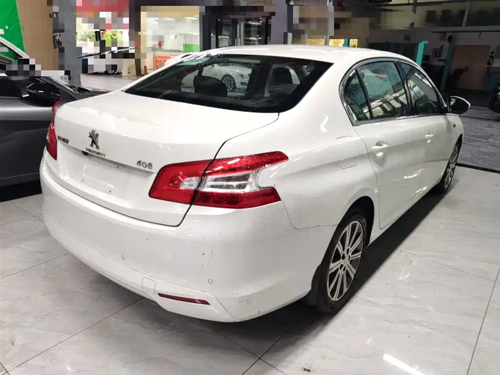 Peugeot 408 2015 Model 1.2T Automatic Luxury Edition фото 5