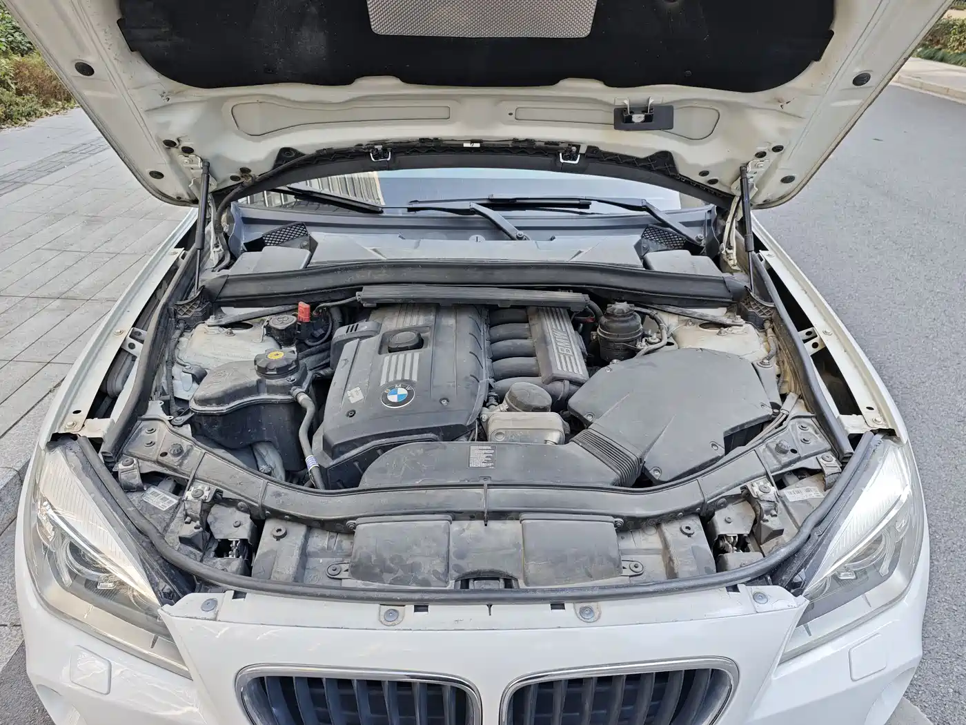 BMW X1 (Import) 2010 xDrive25i фото 16