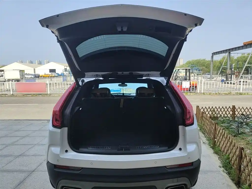 Cadillac XT4 2018 28T FWD Leading Edition фото 19