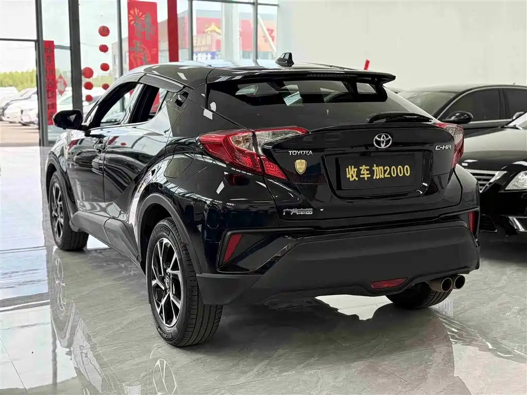 Toyota C-HR 2018 2.0L Leading Edition China V фото 9
