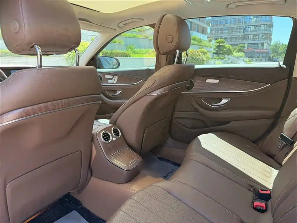 Mercedes-Benz E-Class 2023 E 300 L Fashion фото 15