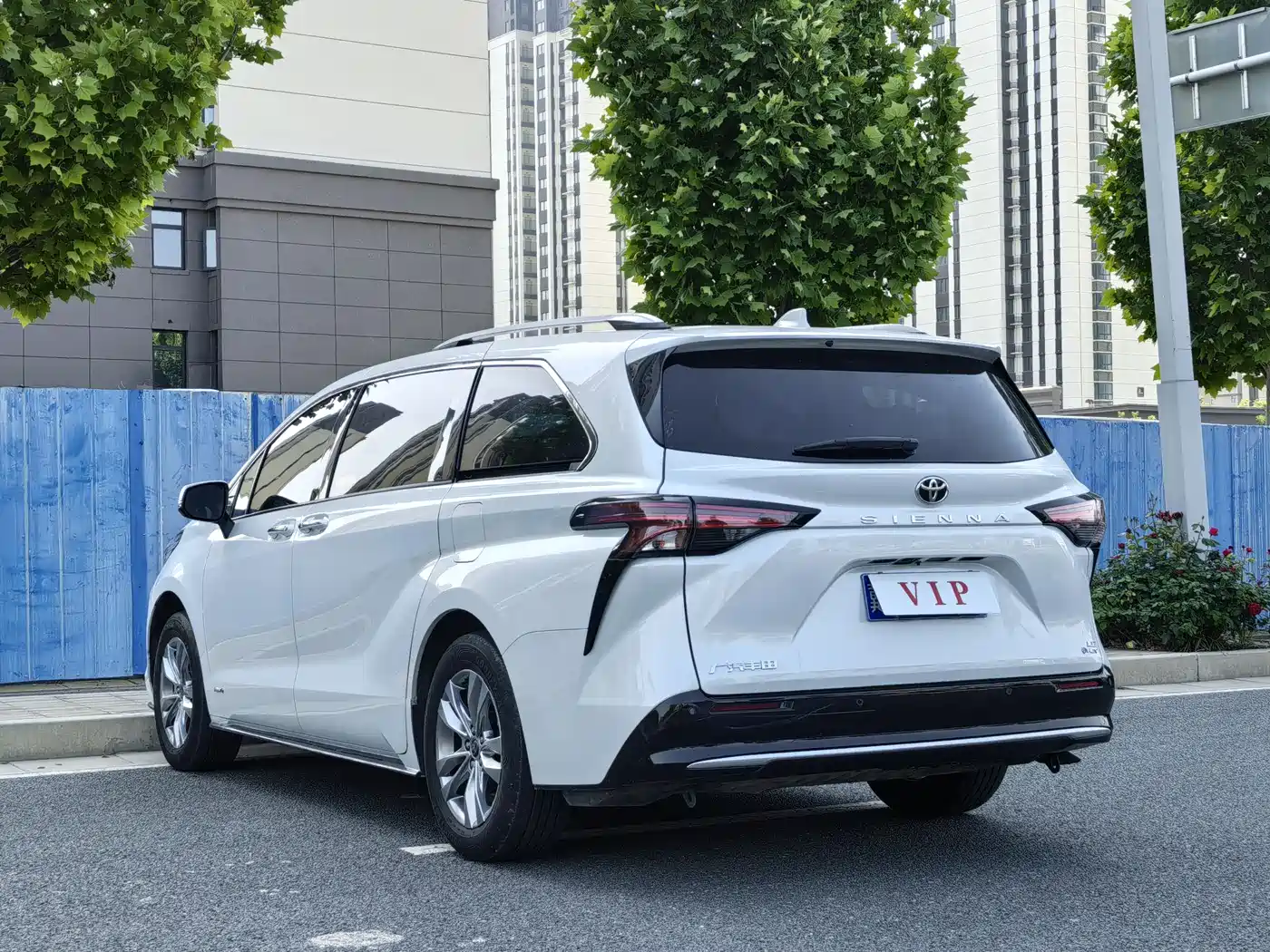 Toyota Sienna 2024 2.5L Hybrid Comfort Edition фото 7