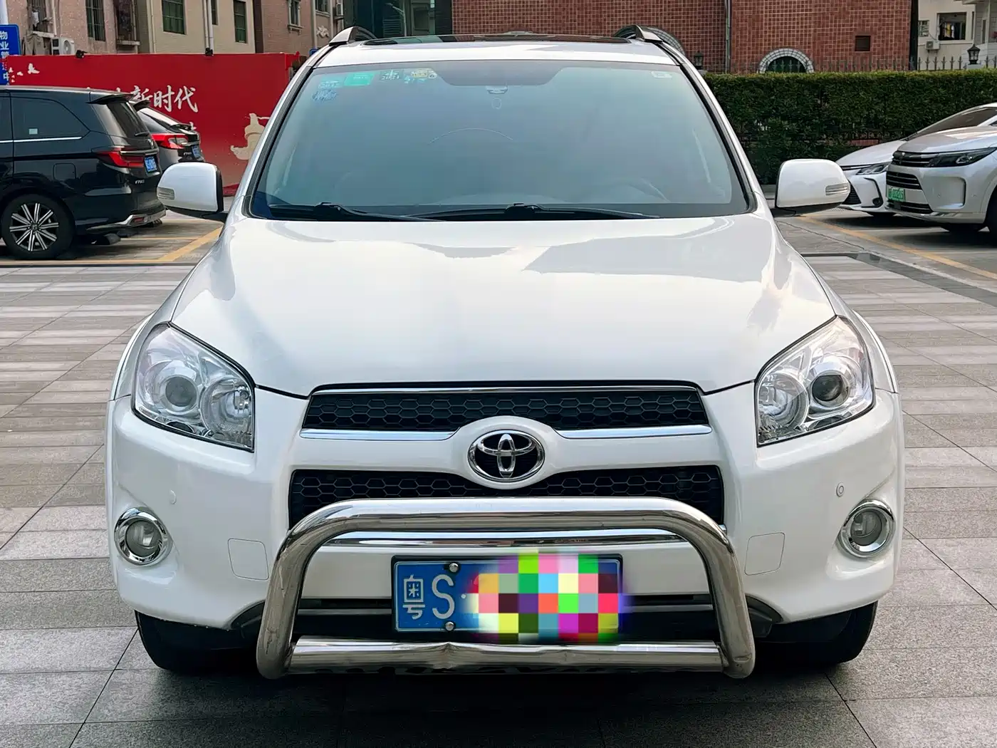 Toyota RAV4 Rongfang 2011 2.0L Automatic Luxury Edition фото 2