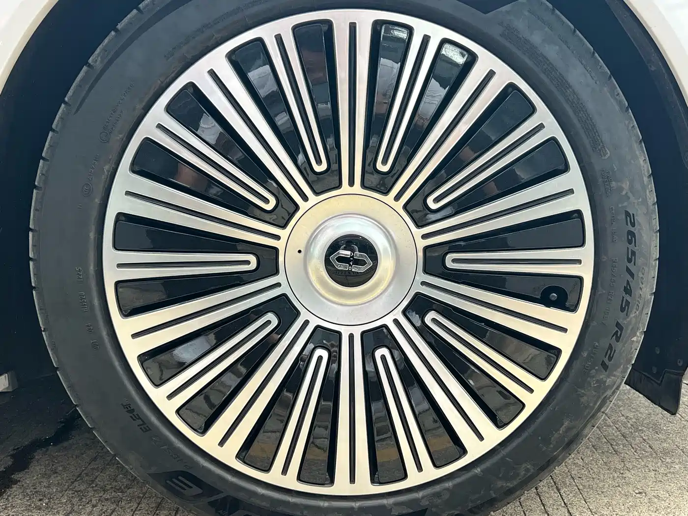 Aito AITO M8 2025 2025 Extended Range Ultra 53.4kWh 6-Seater