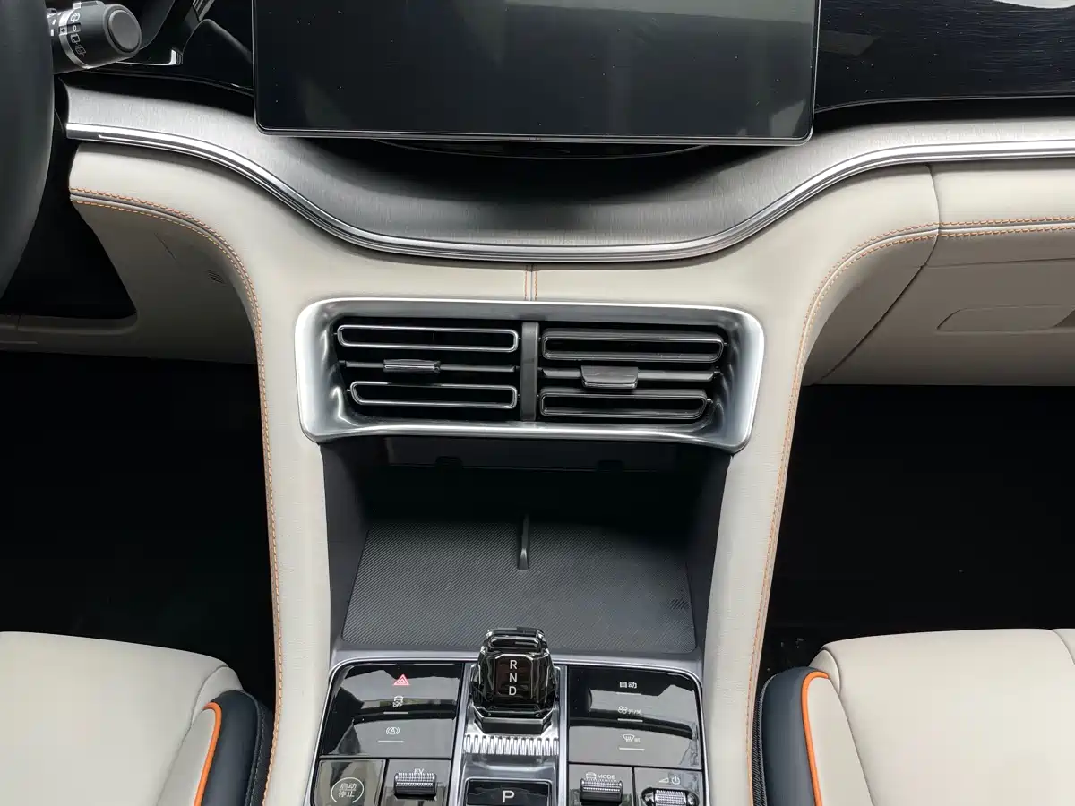BYD Song PLUS PHEV 2024 Glory Edition DM-i 110km Flagship PLUS фото 17