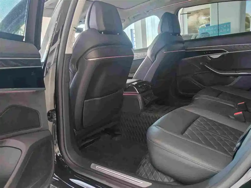 Audi A8 2023 A8L 50 TFSI quattro Exclusive фото 4