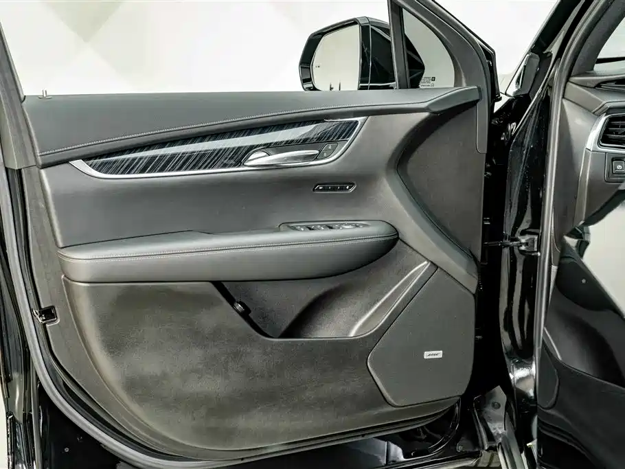 Cadillac XT6 2022 2.0T 6-Seater 4WD Luxury Edition фото 17