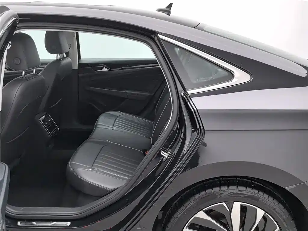 Volkswagen Passat 2023 Facelift 330TSI Elite Edition фото 15
