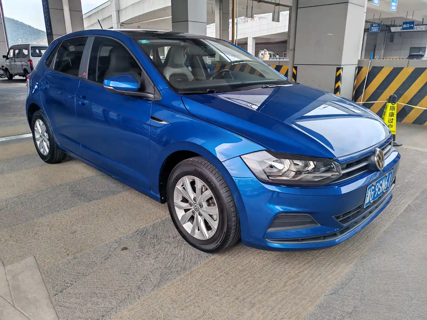 Volkswagen Polo 2019 Plus 1.5L Automatic Colorful Tech Edition фото 3