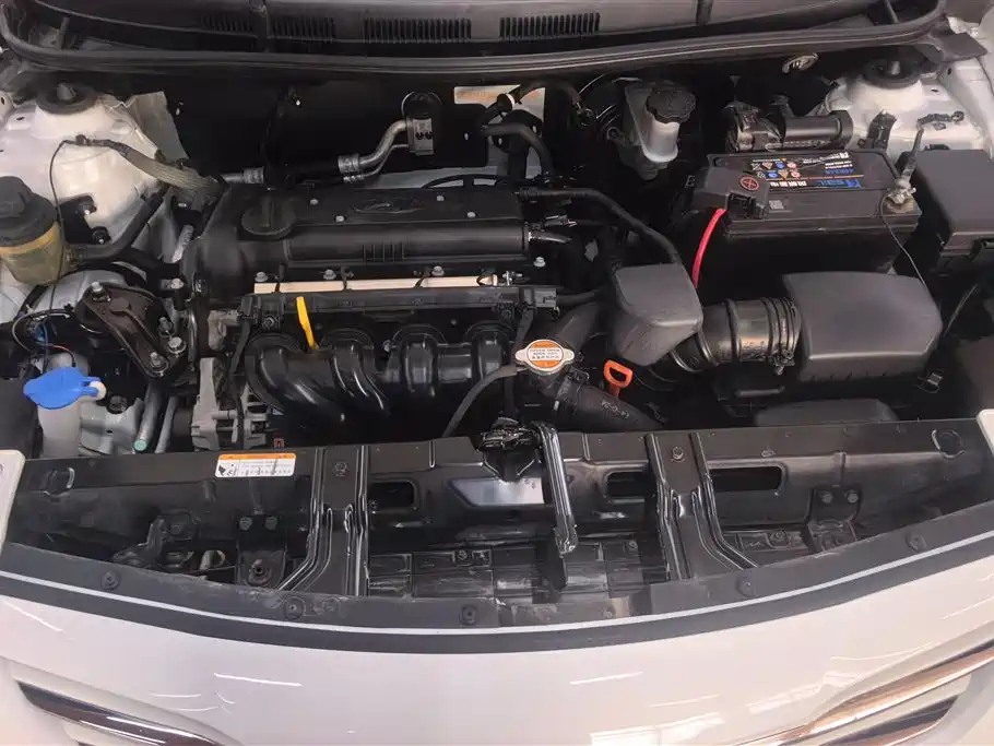 Hyundai Reina 2014 Model 1.4L Automatic GLX фото 10