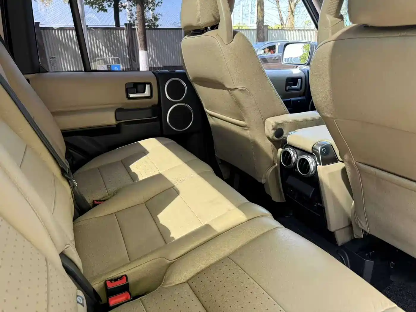 Land Rover Discovery 2009 Model 2.7 TDV6-S фото 6