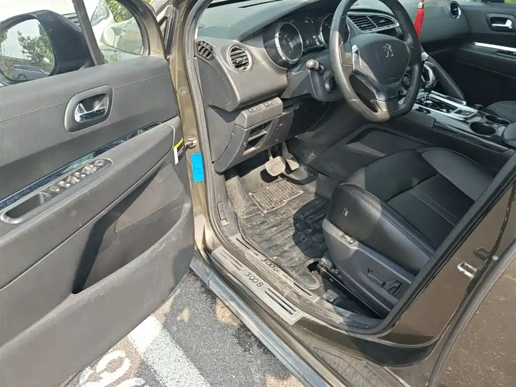 Peugeot 3008 2015 2.0L Automatic Trend Edition фото 16
