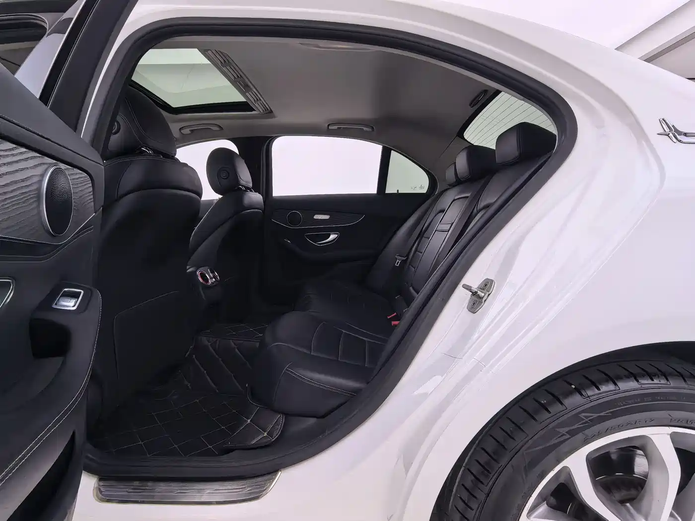 Mercedes-Benz C-Class 2015 Facelift C 180 L Sport фото 14