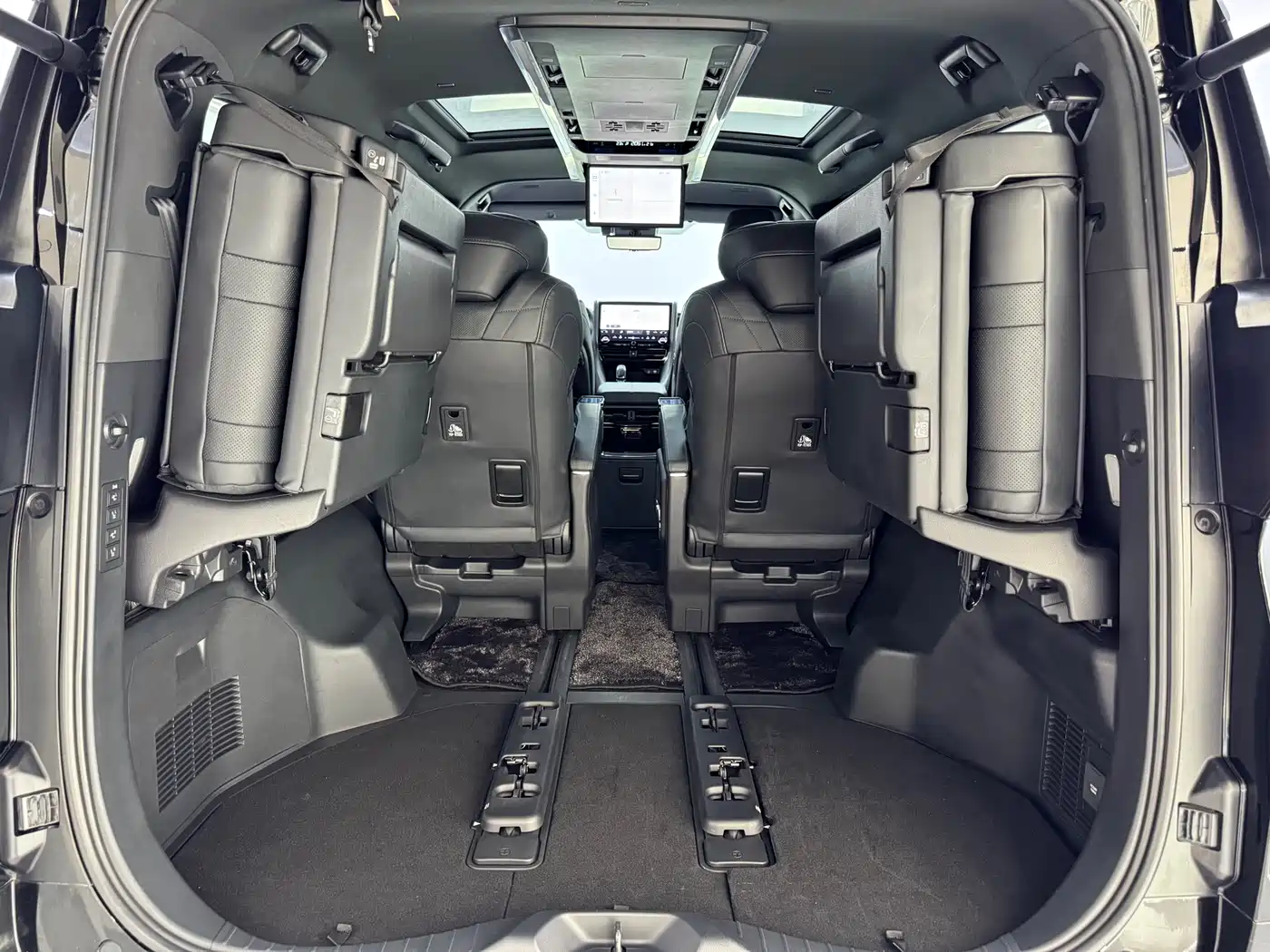 Toyota Vellfire 2024 Crown Hybrid 2.5L Premium Edition фото 9