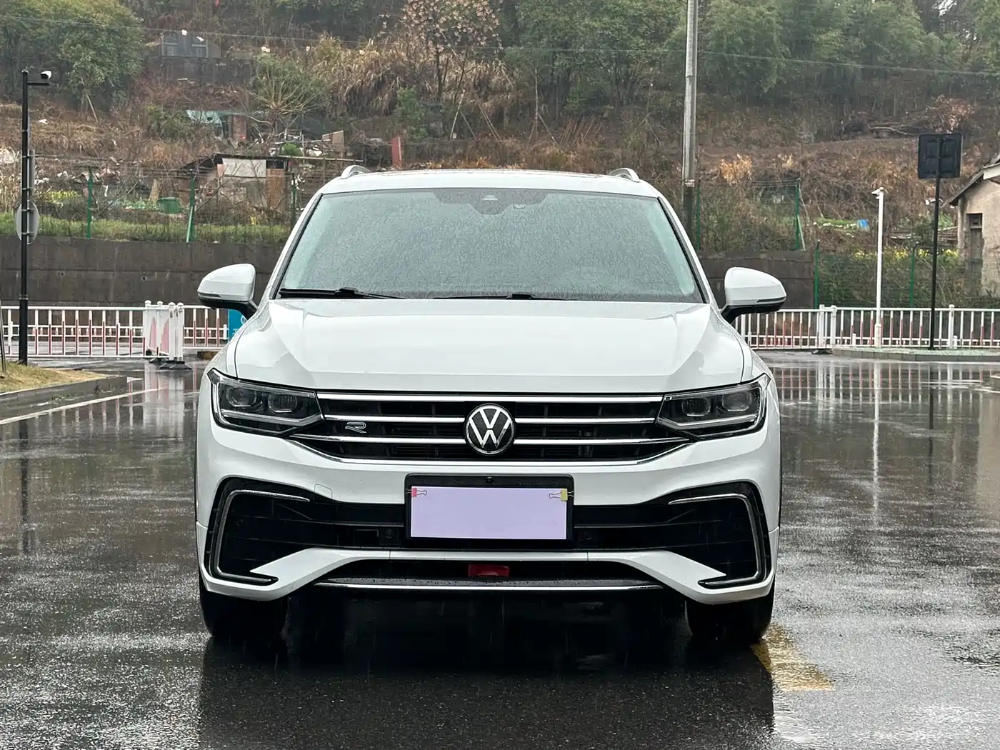 Volkswagen Tiguan L 2023 330TSI Auto 2WD R-Line Premium Edition фото 2