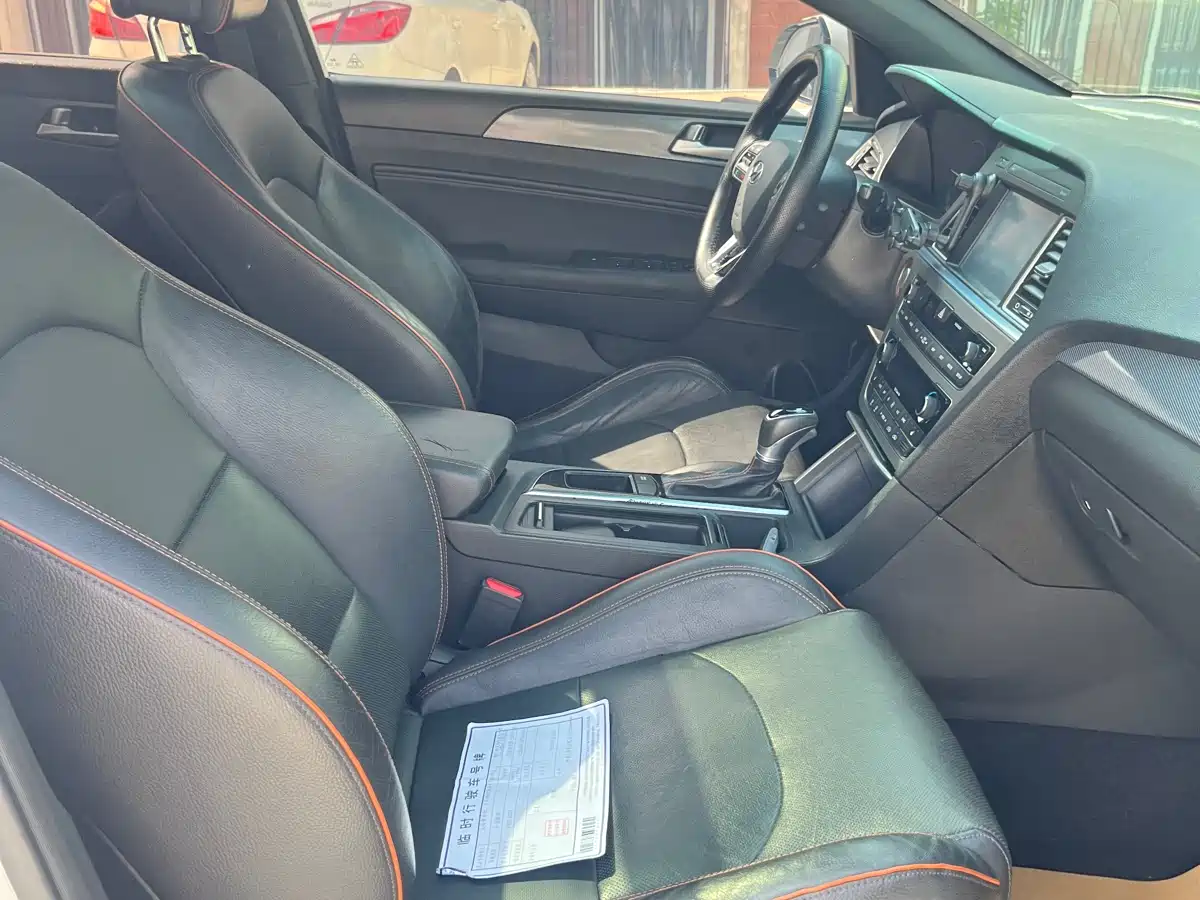 Hyundai Sonata 2015 1.6T GLS Smart фото 8