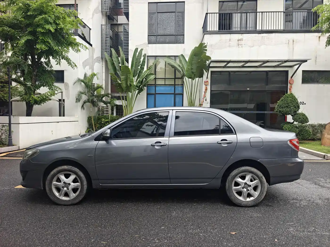 Toyota Corolla 2013 1.6L Automatic Luxury фото 20